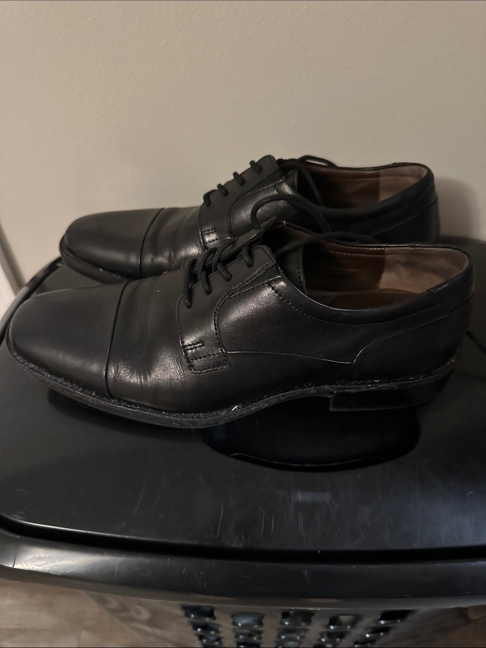 Johnston & Murphy Black Leather Cap-Toe Derby Shoes